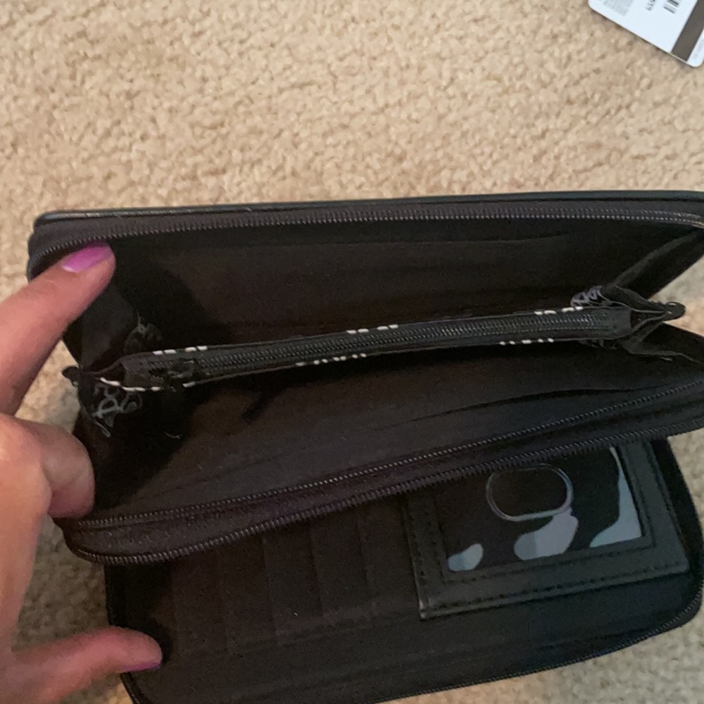 Jessica Simpson wallet - Picture 3 of 4